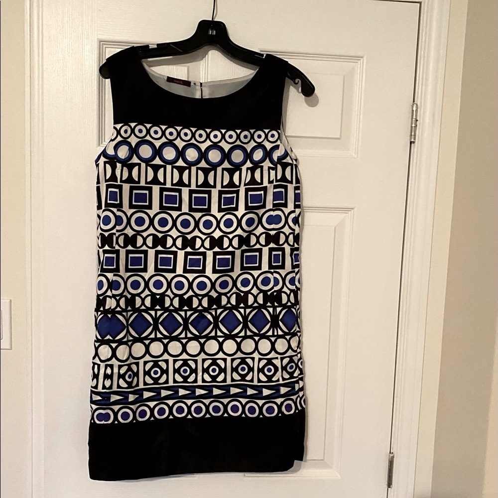 Chic Dress with Blue Pattern